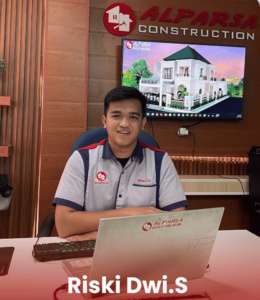Riski Dwi S, purchasing Alparsa Karya Group, memastikan material bangunan sesuai spesifikasi